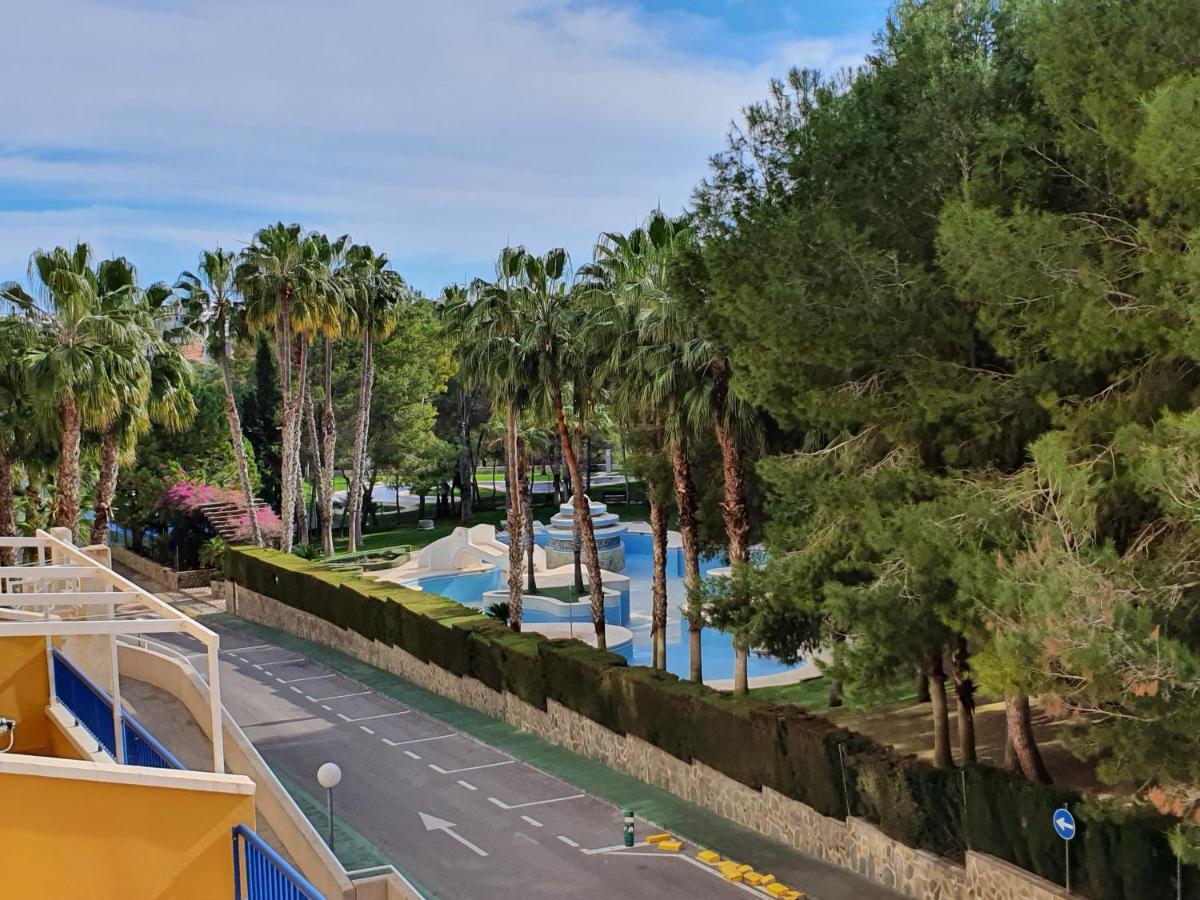 Apartment In Campoamor Overlooking The Swimming Pool Eksteriør billede