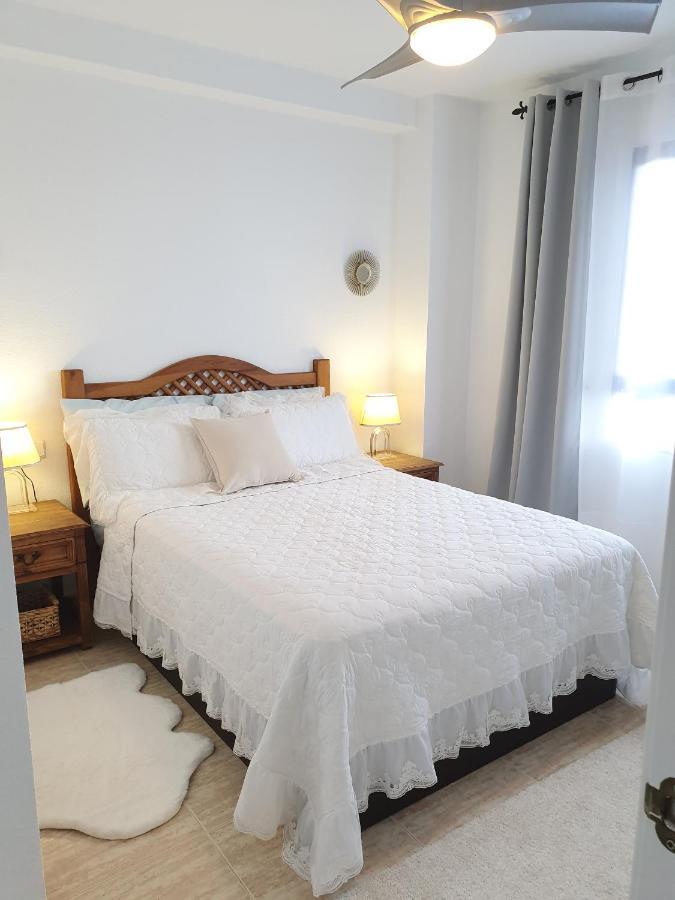 Apartment In Campoamor Overlooking The Swimming Pool Eksteriør billede